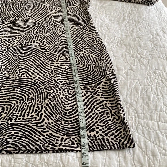 Black and White Patterned Dress - Picture 5 of 6